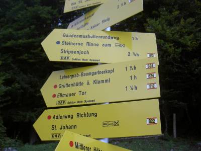 wegweiser_stripsenjoch.JPG